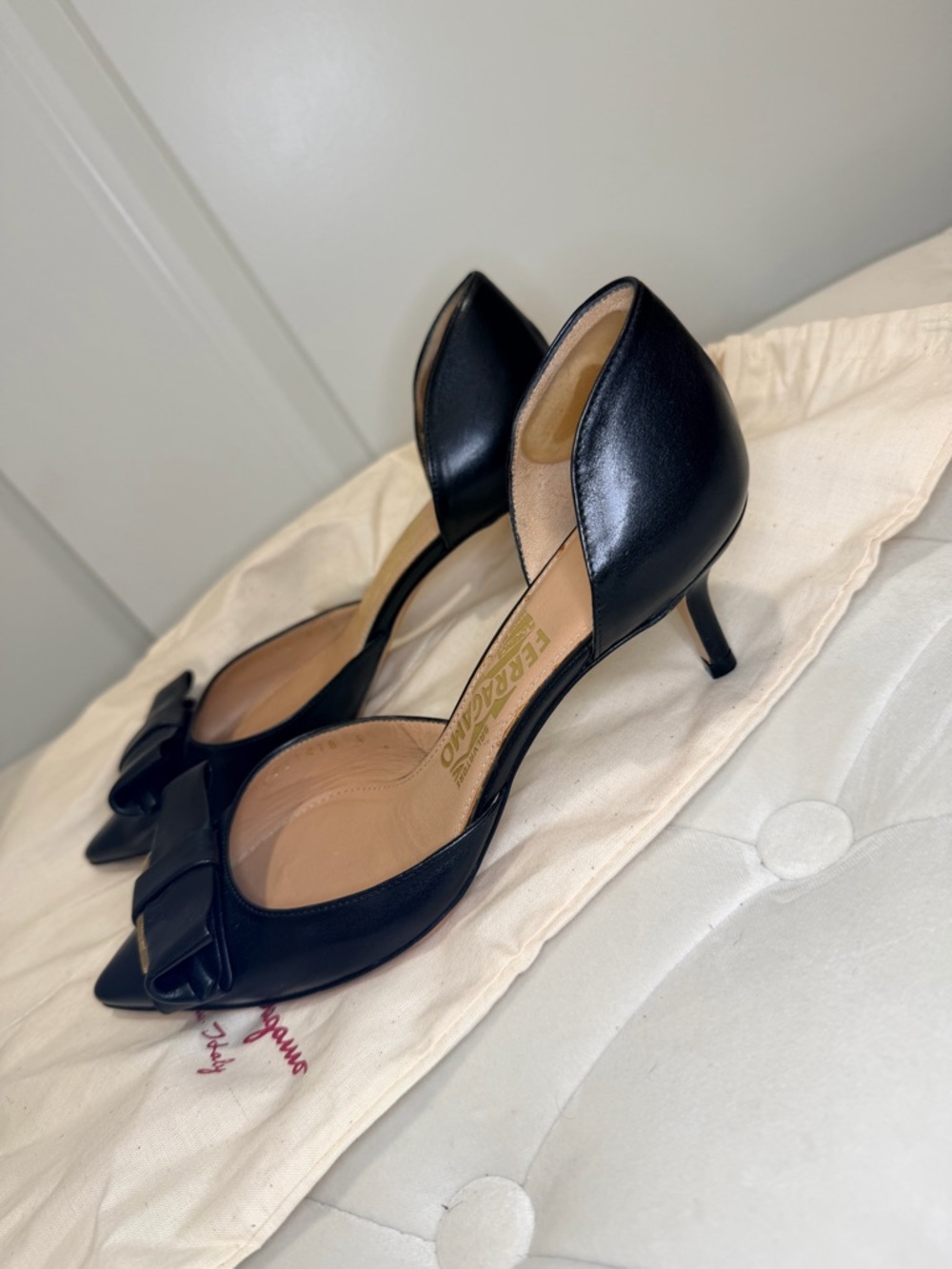 Salvatore Ferragamo Black Leather Pointed D'Orsay Flats with Bow and Gold Accent - Picture 3 of 4